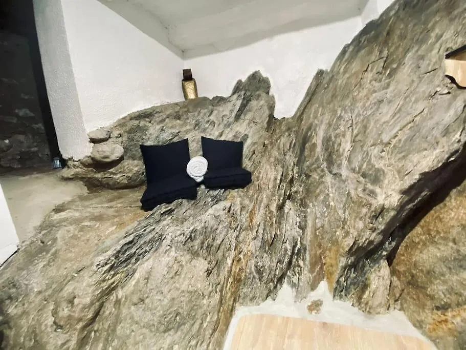 아파트 Appartement Atypique « Le Menhir » Ax-Les-Thermes Savignac-les-Ormeaux