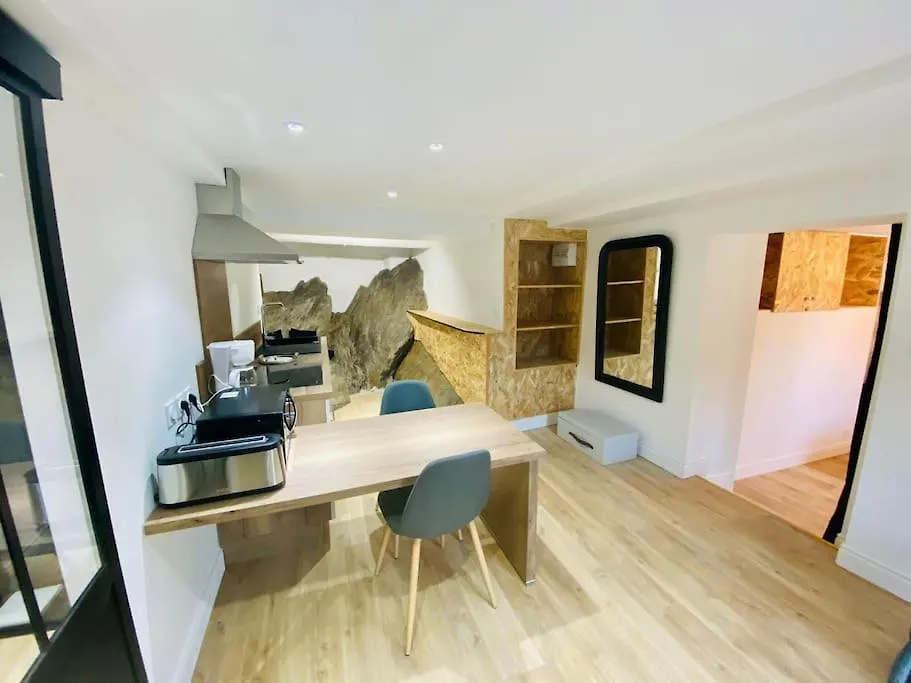 Appartement Atypique « Le Menhir » Ax-Les-Thermes Savignac-les-Ormeaux 0*,  프랑스